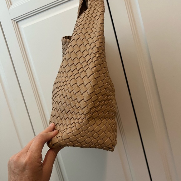 Elegant Tan Woven Tote Bag NWOT - Picture 5 of 8